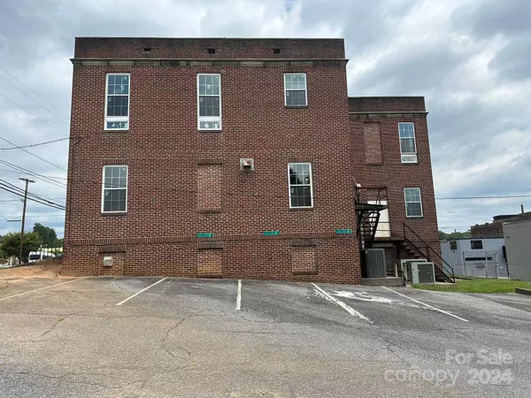 901 Ashe AVE NW, Lenoir, NC 28645