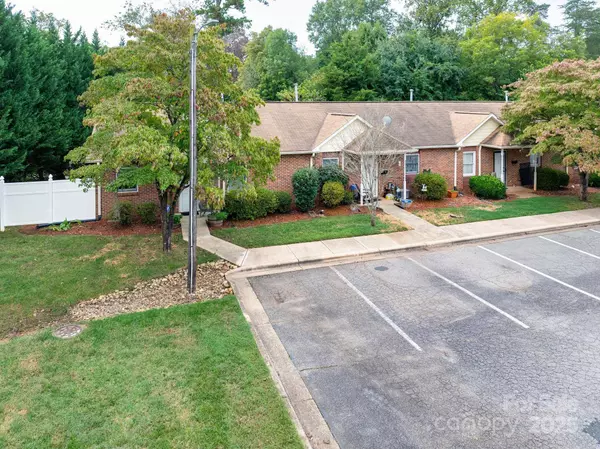 605 8th AVE SW #B5, Conover, NC 28613