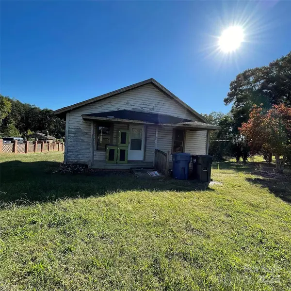 339 29th Avenue DR NW, Hickory, NC 28601