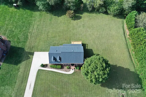 4063 Rainbow Hills DR, Hickory, NC 28602