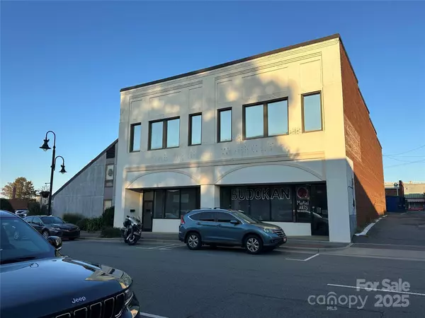 109 N Main AVE, Newton, NC 28658