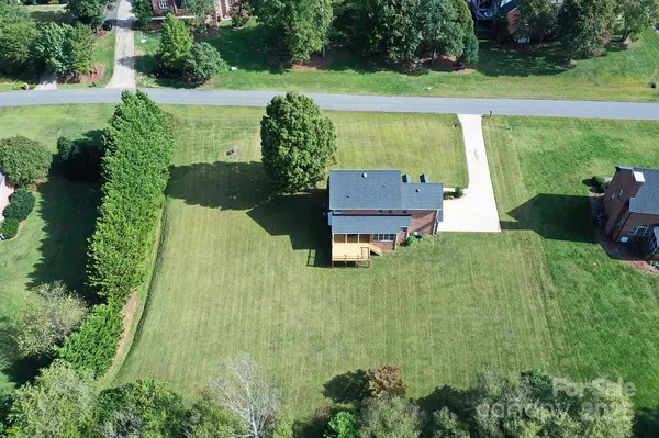 4063 Rainbow Hills DR, Hickory, NC 28602