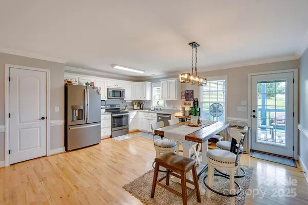 1369 Landsdowne DR, Conover, NC 28613