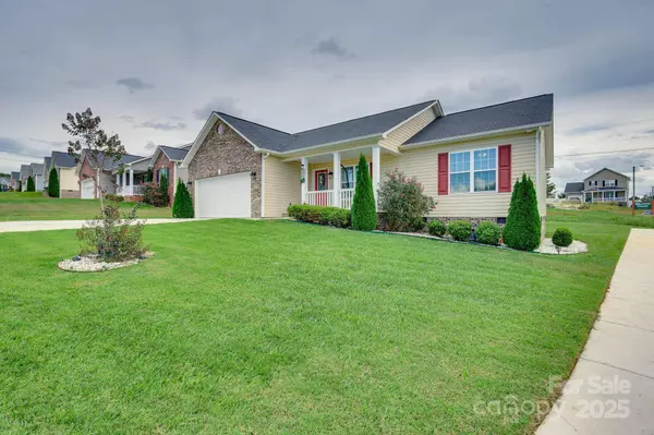 1369 Landsdowne DR, Conover, NC 28613