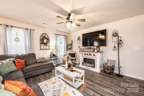 1522 Cannan Mountain DR, Newton, NC 28658