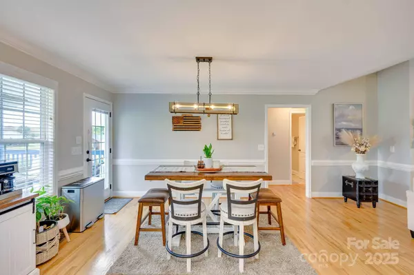 1369 Landsdowne DR, Conover, NC 28613