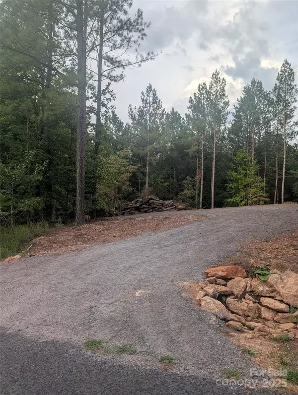 116 Cranberry LN, Mooresboro, NC 28114