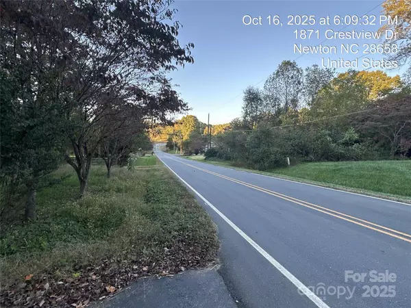 1871 Crestview DR, Newton, NC 28658