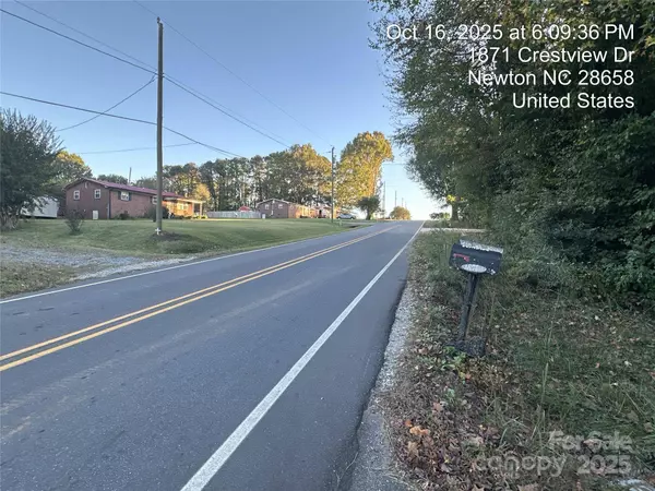 1871 Crestview DR, Newton, NC 28658