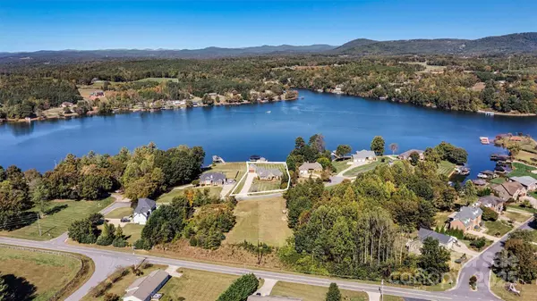 61 Island Pointe CT, Taylorsville, NC 28681