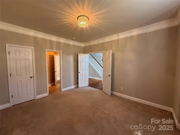 105 Summer Breeze CT, Statesville, NC 28677