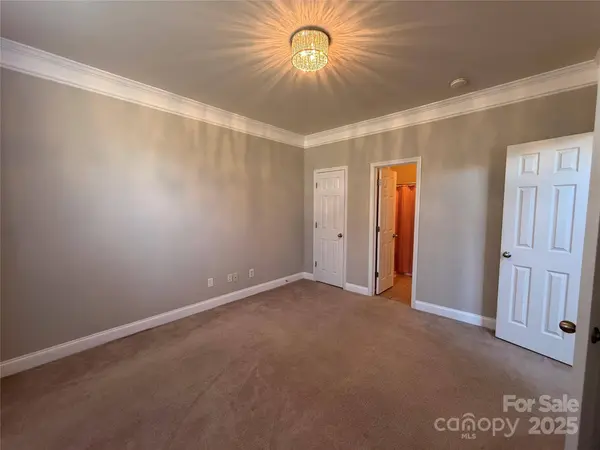 105 Summer Breeze CT, Statesville, NC 28677