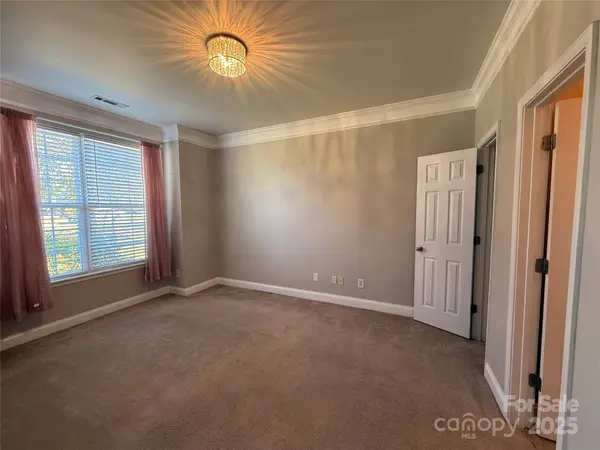 105 Summer Breeze CT, Statesville, NC 28677