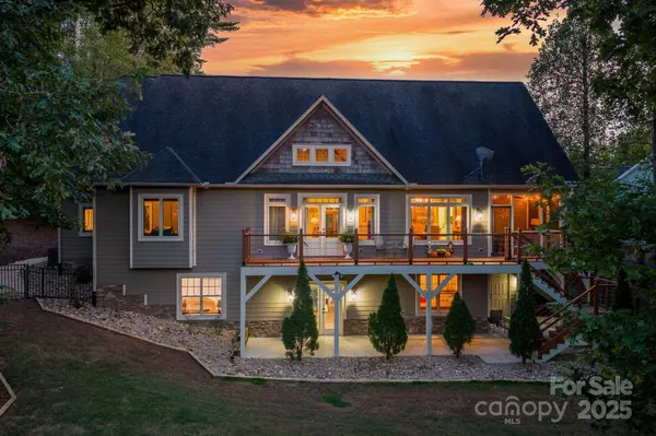 2219 Flanagan DR, Lenoir, NC 28645