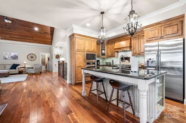 2219 Flanagan DR, Lenoir, NC 28645