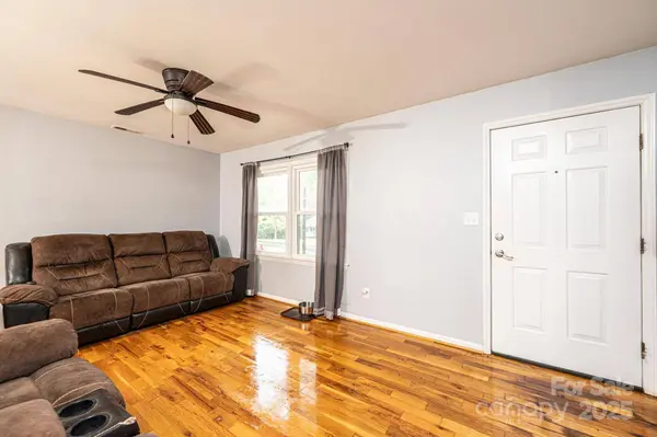 5648 Claridge DR, Hickory, NC 28602