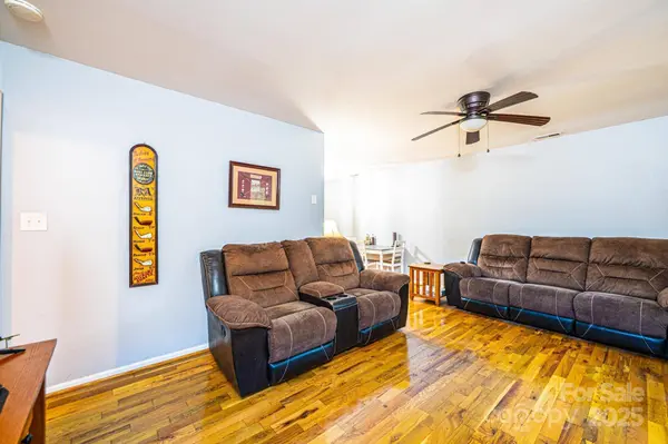 5648 Claridge DR, Hickory, NC 28602