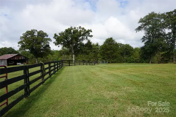 4744 Hickory Nut Ridge RD, Sawmills, NC 28630