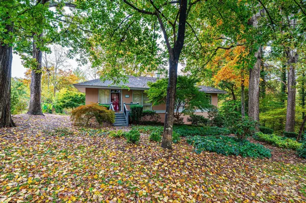 141 36th AVE NW, Hickory, NC 28601