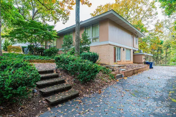 141 36th AVE NW, Hickory, NC 28601