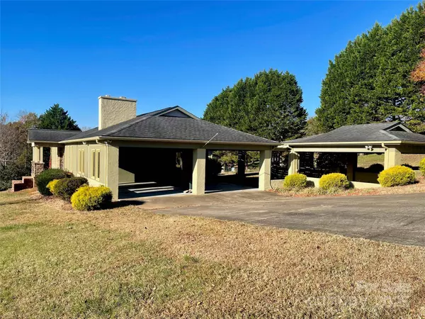 5232 Wolfe RD, Hickory, NC 28601