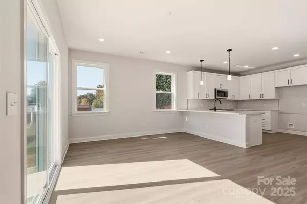 6 Colonial AVE, Granite Falls, NC 28630