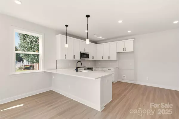 6 Colonial AVE, Granite Falls, NC 28630