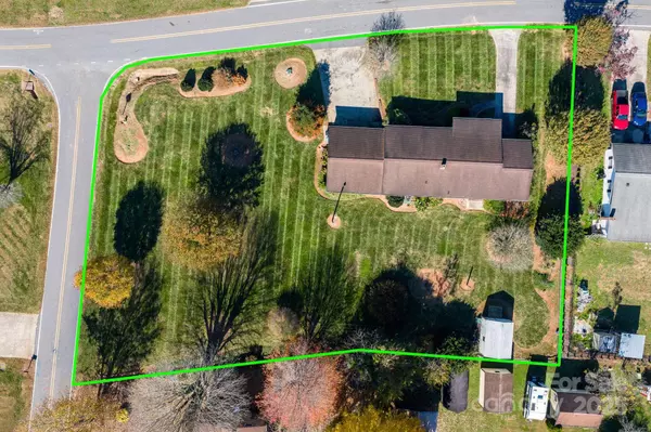 1515 Fairway Acres RD, Lenoir, NC 28645