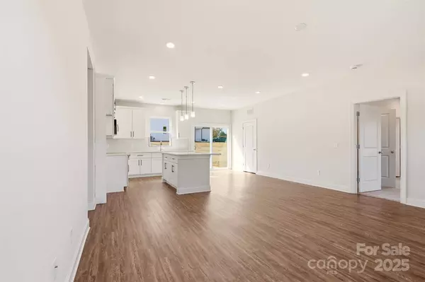 128 N Main ST, Granite Falls, NC 28630