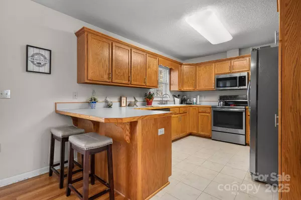 815 Catawba Valley BLVD SE, Hickory, NC 28602