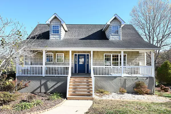 518 30th Avenue CIR NE, Hickory, NC 28601