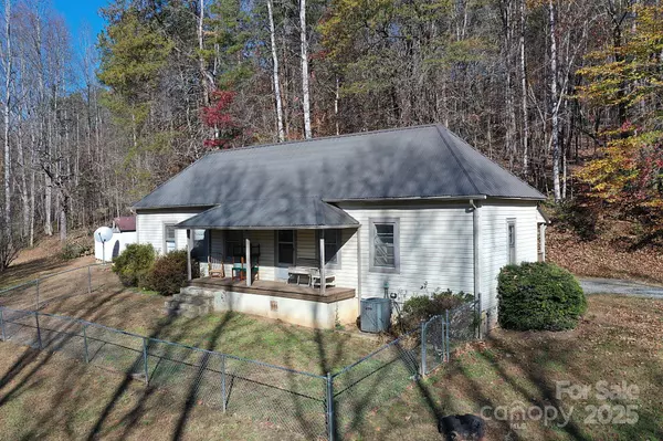 478 Foxwood DR, Marion, NC 28752