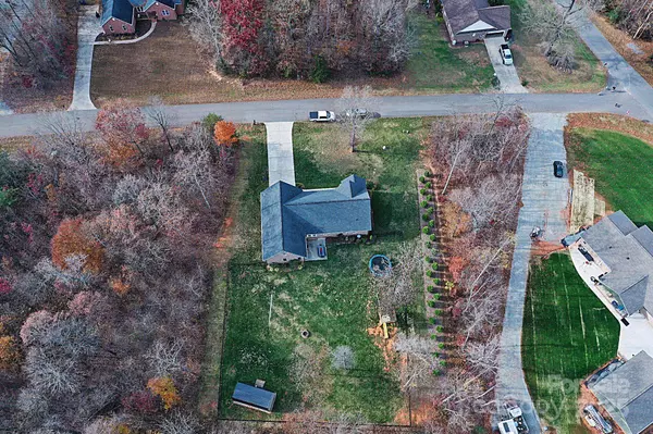 2124 Layton LN, Newton, NC 28658