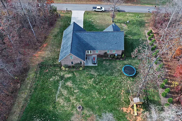 2124 Layton LN, Newton, NC 28658