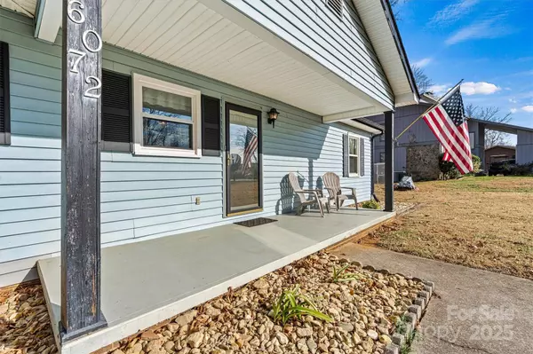 6072 Lookout Heights DR, Claremont, NC 28610