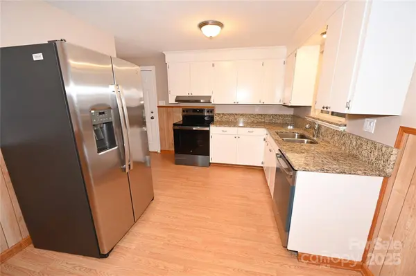 648 7th AVE SE, Hickory, NC 28602