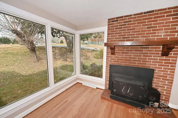 648 7th AVE SE, Hickory, NC 28602