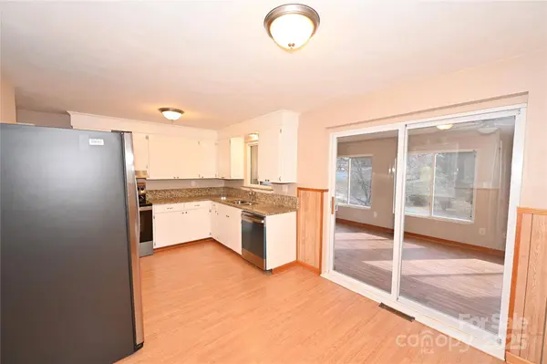 648 7th AVE SE, Hickory, NC 28602