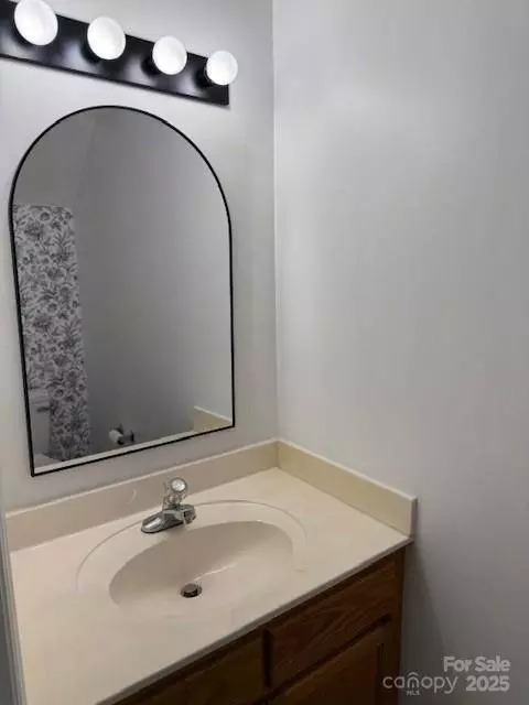 1092 22nd ST NE #105, Hickory, NC 28601