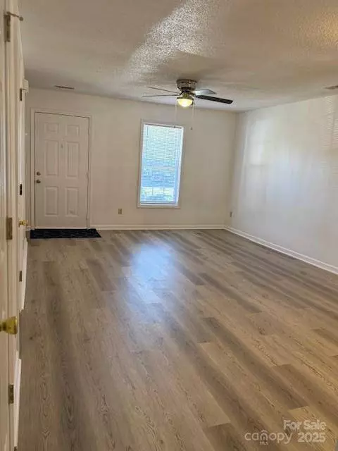 1092 22nd ST NE #105, Hickory, NC 28601