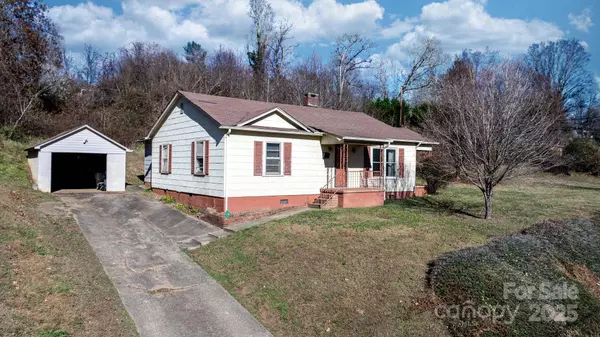 1606 Poplar ST NW, Lenoir, NC 28645