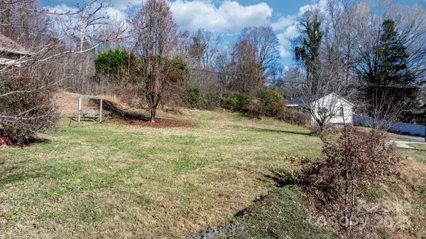 1606 Poplar ST NW, Lenoir, NC 28645