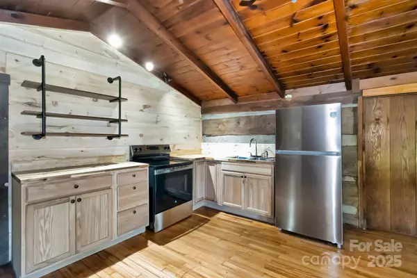 2967 Roby Martin RD, Lenoir, NC 28645