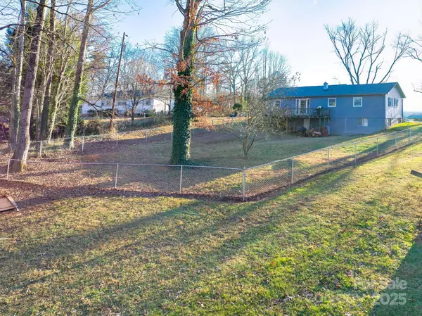 297 Amelia DR, Marion, NC 28752