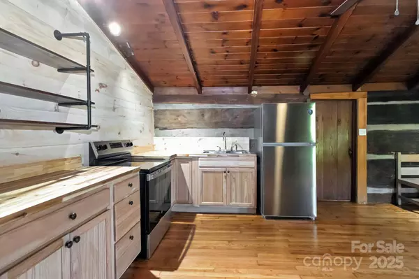 2967 Roby Martin RD, Lenoir, NC 28645