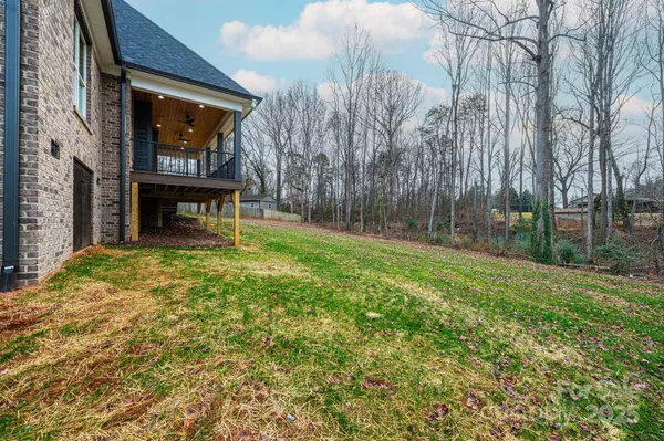 1328 33rd Avenue DR NE, Hickory, NC 28601