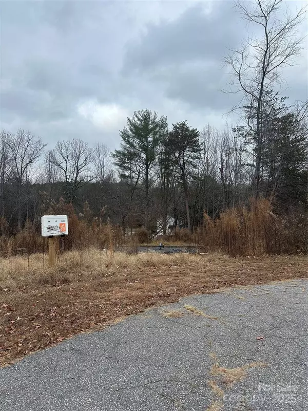 4853 33rd Street CT NE, Hickory, NC 28601