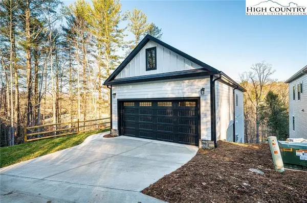 518 Park WAY, Lenoir, NC 28645