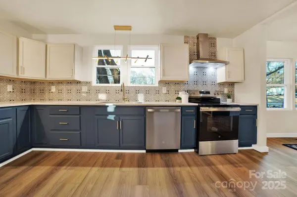 410 24th ST SW, Hickory, NC 28602