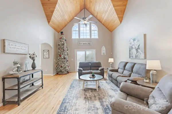 241 Taylor CIR, Granite Falls, NC 28630